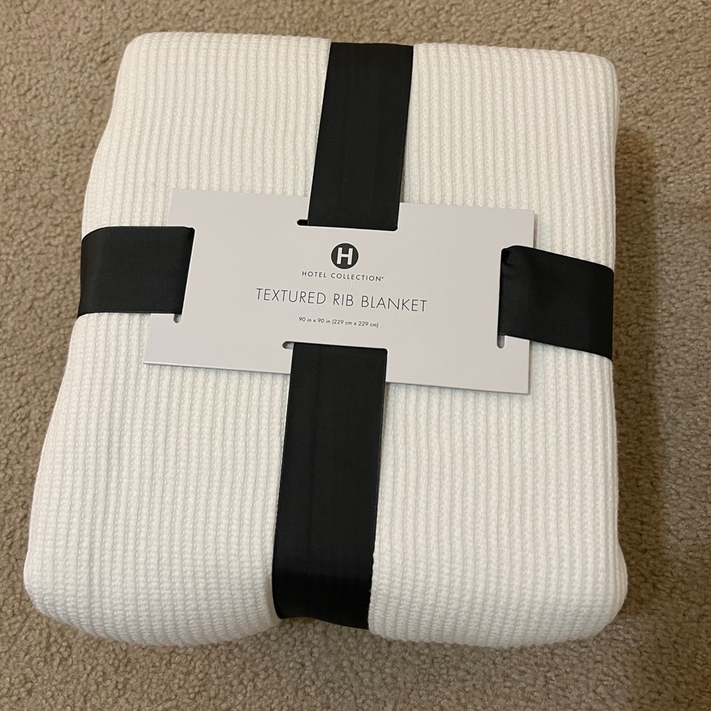 Hotel collection Textured Rib Blanket  FULL/Queen